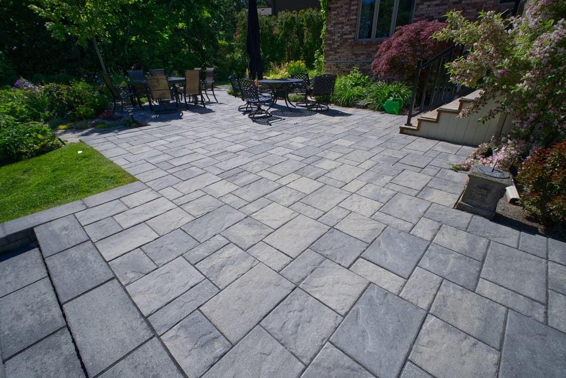 Elegant interlocking patio